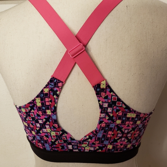 Victoria's Secret Sports Bra - Picture 4 of 6